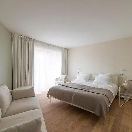Thecamp Eco Lodge- Aix En Provence ホテル