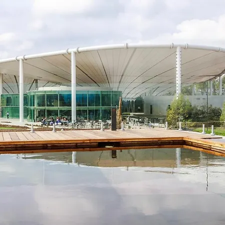 Thecamp Eco Lodge- Aix En Provence エクス＝アン＝プロヴァンス
